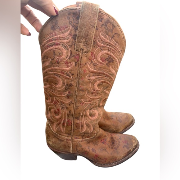 Lucchese Tan Floral Laurelie 100 % leather Embroidered Heeled Boots 7.5 - Picture 8 of 12